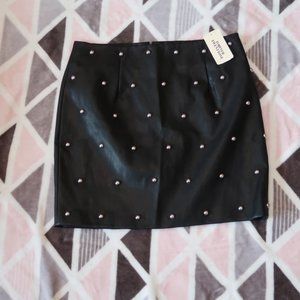 Forever 21 short leather like skirt